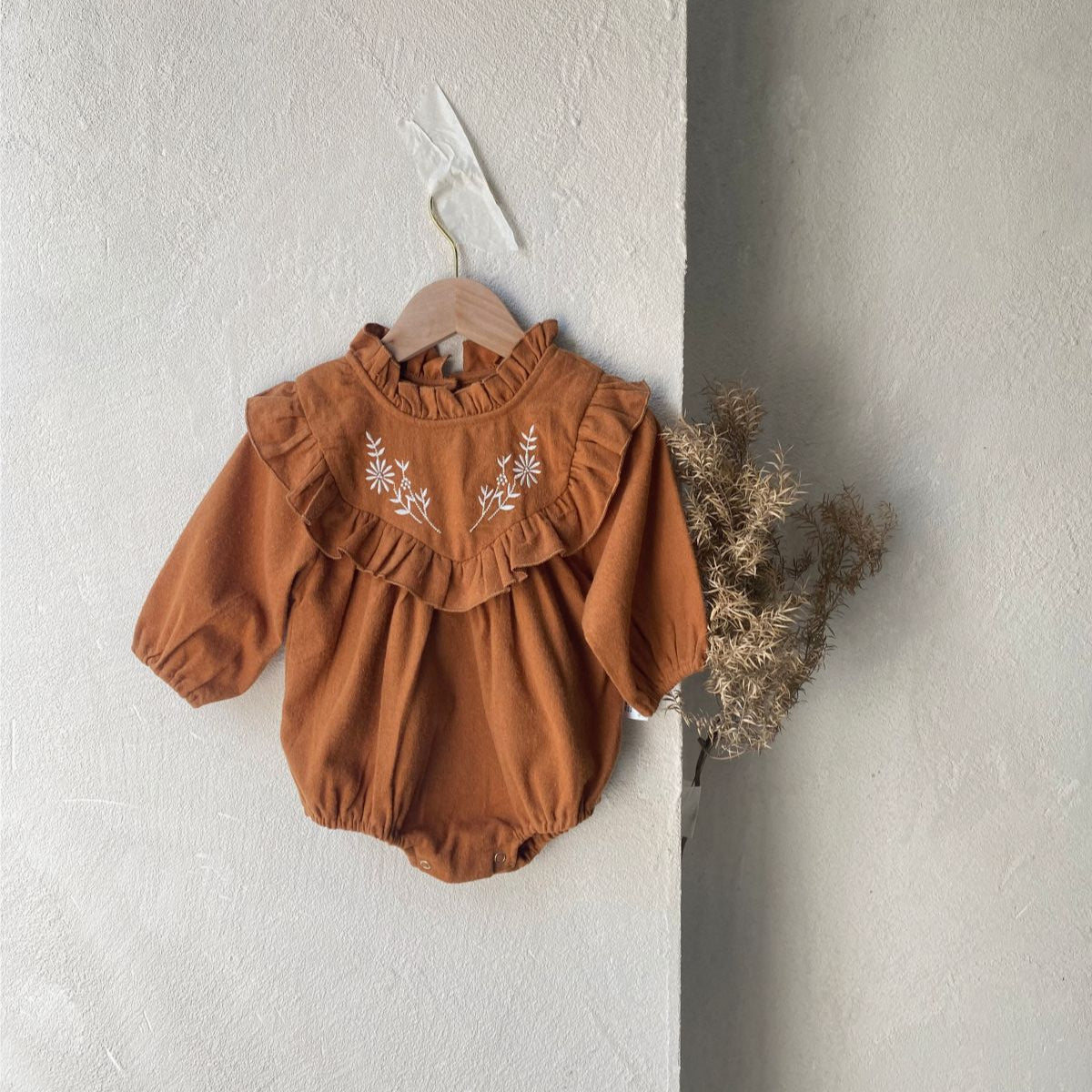 ナチュラルカントリー刺繍ロンパース(2color)