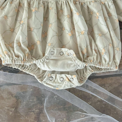 ヨーロピアン柄ロンパース